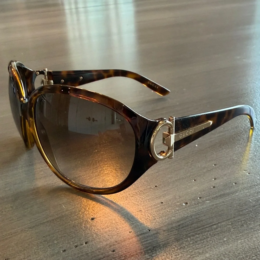 Gucci Authentic Like New Sunglasses - Picture 1 of 7